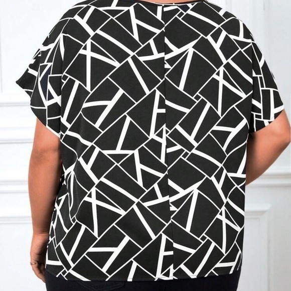 GEOMETRIC PRINT NOTCHED NECKLINE BLOUSE - Picture 4 of 4